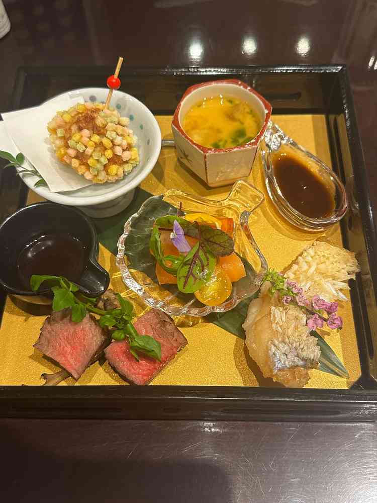 フルオーダーが可能な華やかなお料理。