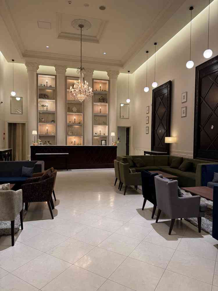 エントランス。落ち着いた雰囲気でした。