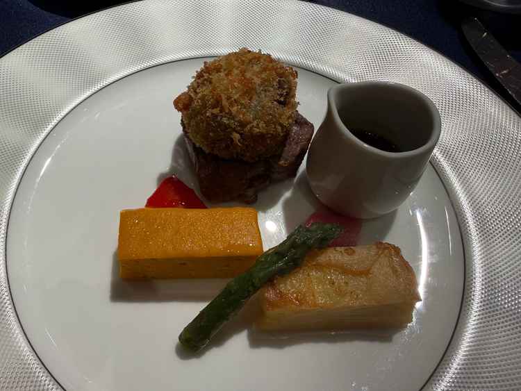 ご飯は非常に美味しいです！