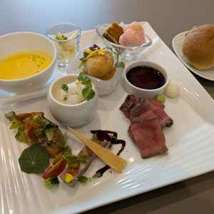 色々なメニューを試食させていただきました