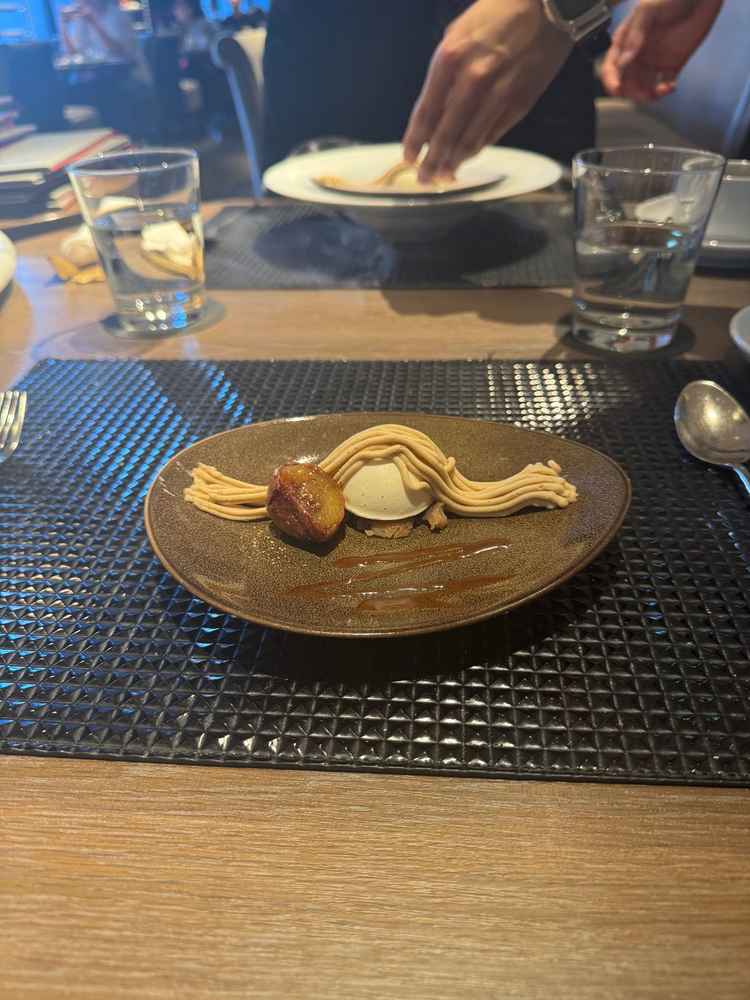 味はもちろんのこと、演出も素敵なデザートを試食させていただきました。