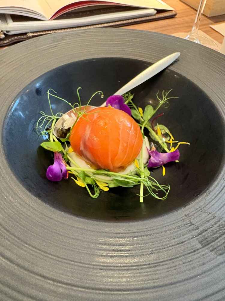 試食。夫婦共にサーモンは好きなのでとても美味しくいただきました。