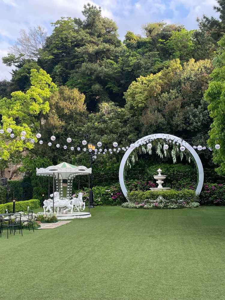 披露宴会場に隣接しているガーデンで写真などが撮れるので魅力を感じました。