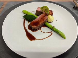 お肉がとんでもなく美味しかったです！正直彼の方はこれを食べた瞬間ここであげたいと決めたほどでした。