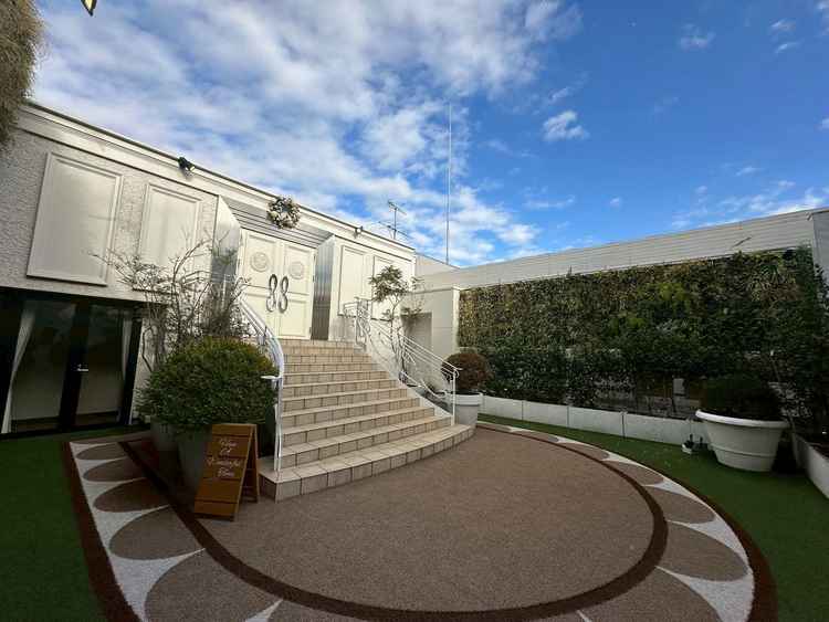 周りの建物が見えないように工夫された空間でお祝いしてもらえる素敵な空間でした。