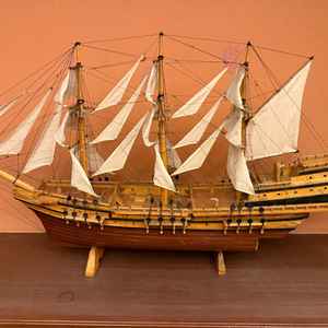 会場見学では、画像の船のような細かな装飾が世界観をより引き立てていました。