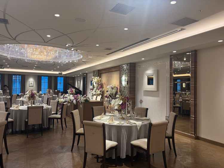 6階披露宴会場。ゴージャスで気品のある空間でした。