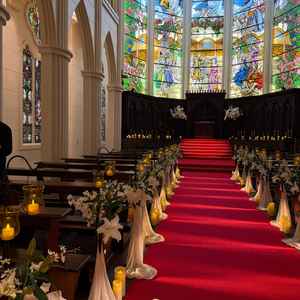 チャペルのお写真。キャンドル演出がきれいでした。