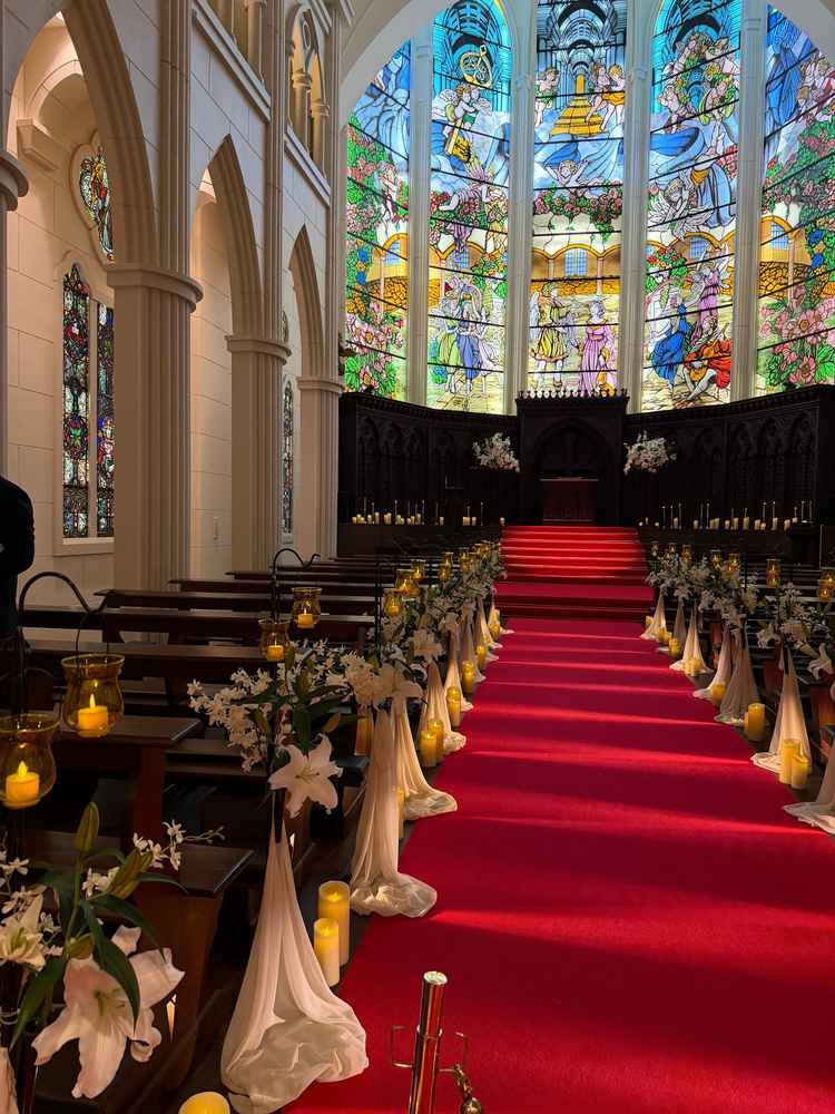 チャペルのお写真。キャンドル演出がきれいでした。