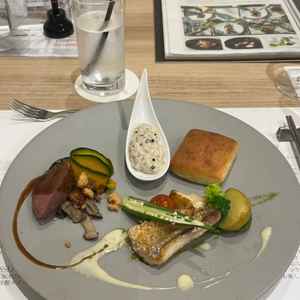 メインティッシュの試食です。