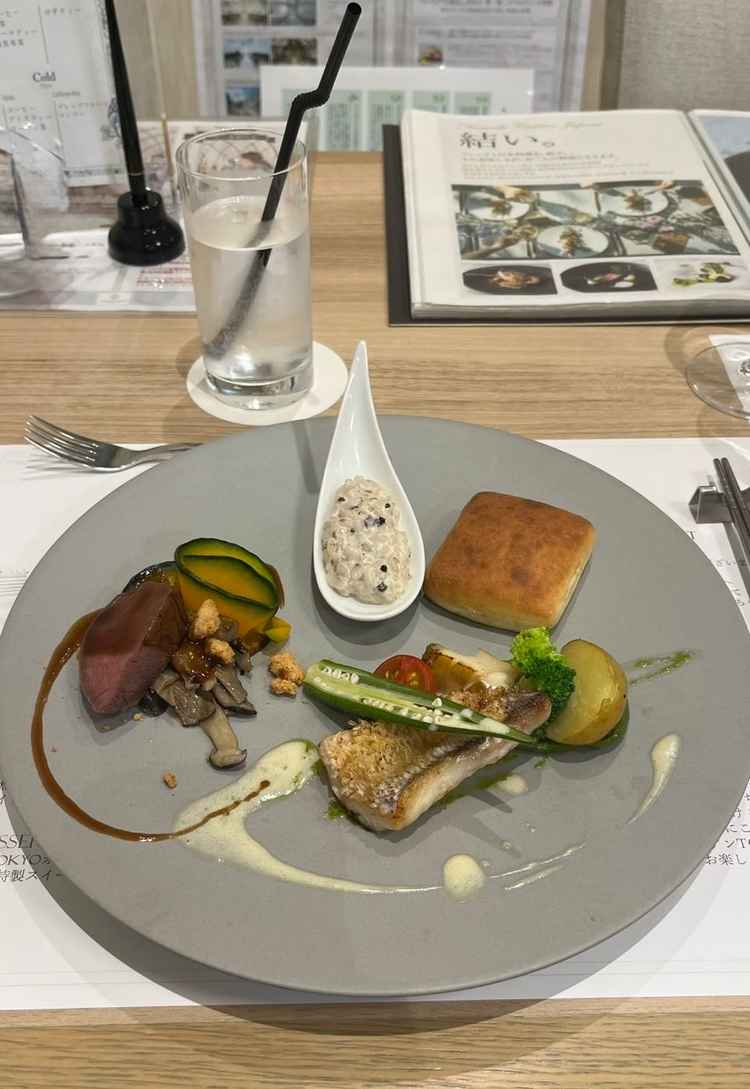 メインティッシュの試食です。