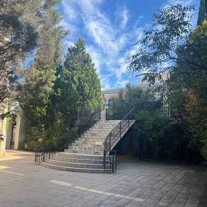 ガーデンセレモニーの写真です。自然が豊かなので、イメージに合う場所でした。