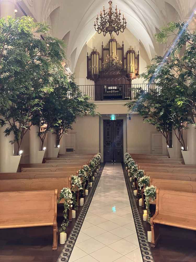 天井が高いチャペル、広く感じて素敵でした。