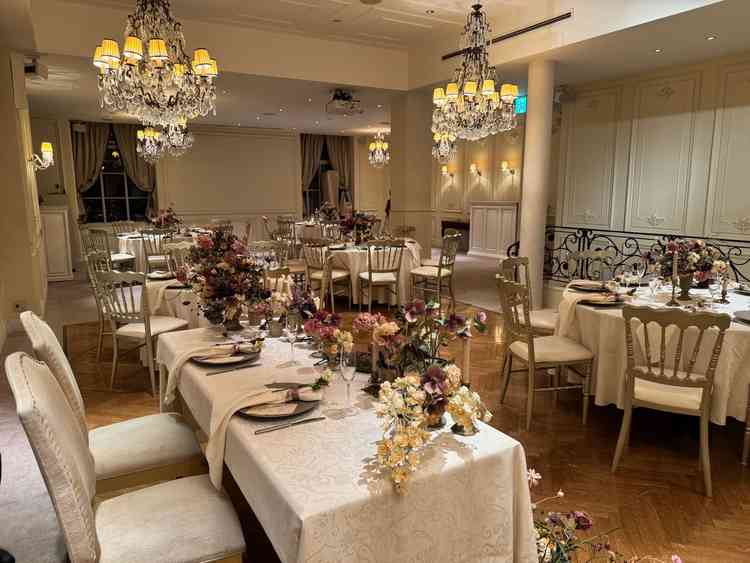 披露宴会場は横長のスタイルでした。