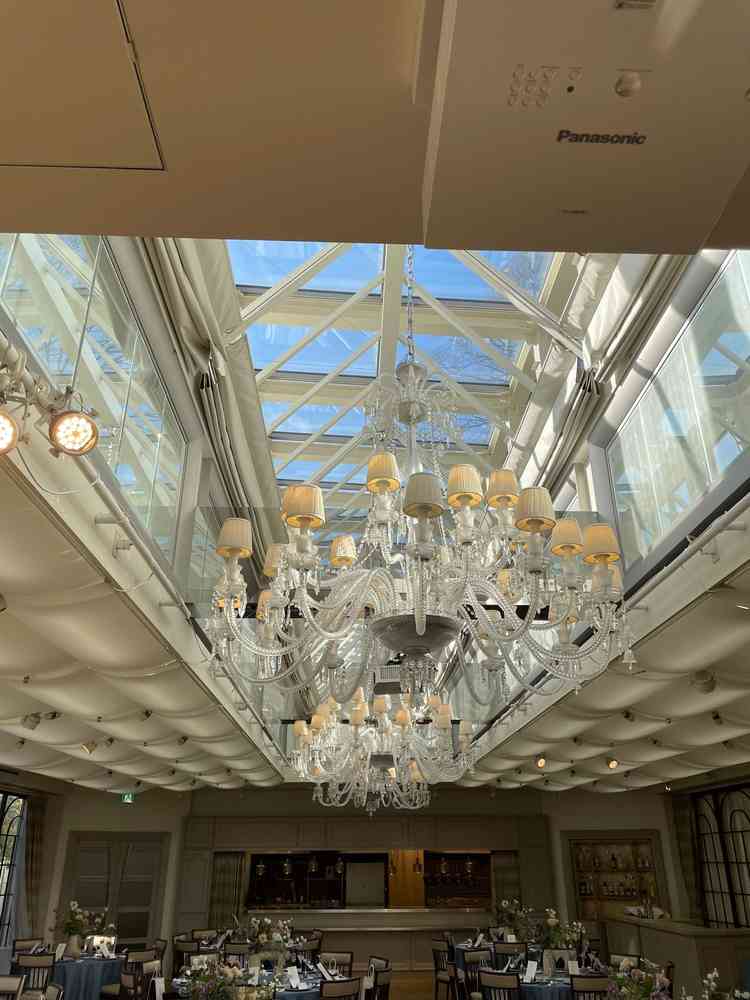 天井の吹き抜けが素敵なラトリエ サンティール