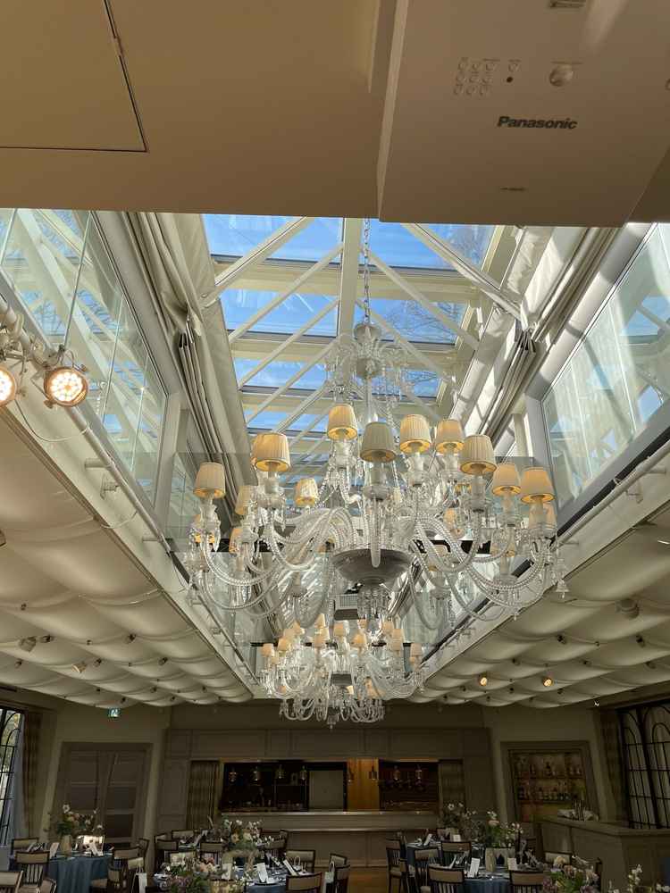 天井の吹き抜けが素敵なラトリエ サンティール