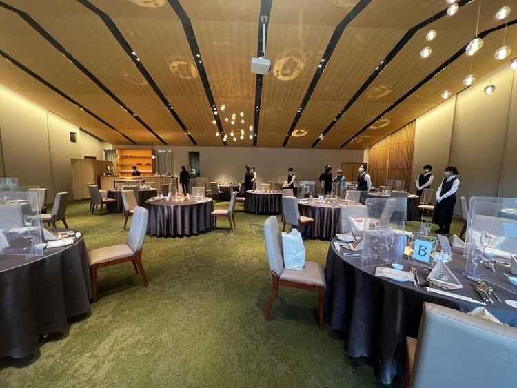 入場をし、ゲストがいるイメージがとても湧きました。ゲストとの距離も近く、でも広々とても良かったです。