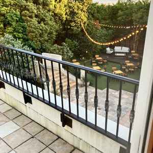 ウェルカムパーティを実施する中庭を2階から撮影したものです。ここから新郎新婦は登場します。