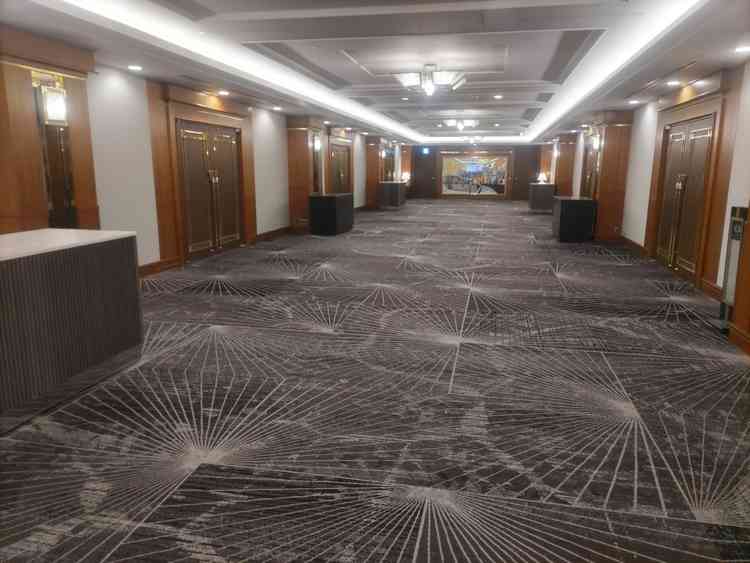 披露宴会場前のスペースを自由に使ってウェルカムグッズを置くことができます。