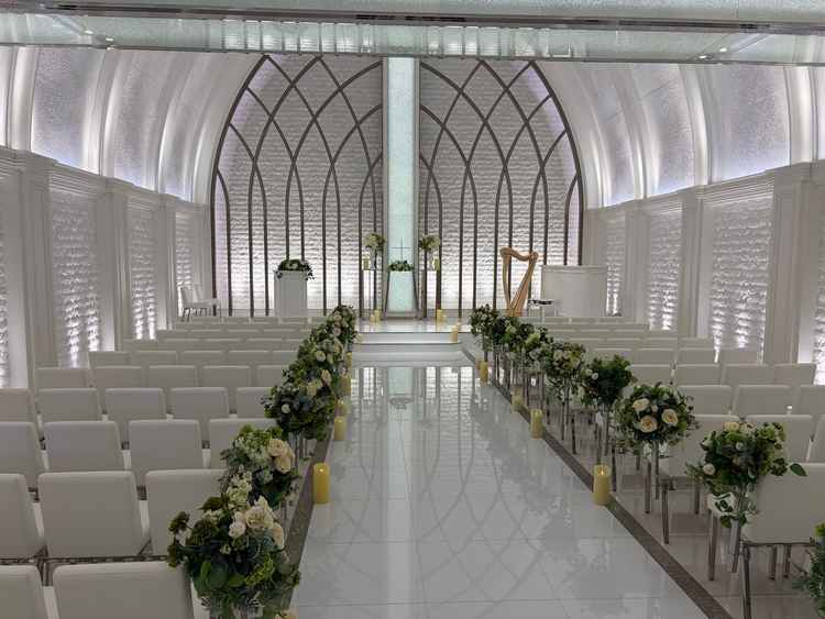 白を基調としたチャペル、迫力があった
