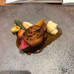 お肉も焼いてから何分いないに届けるなど細かな気遣いがりすごい。