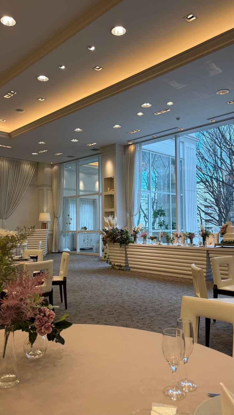 高砂とソファーと選択できるのが良い。テラスもありキッズルームなど選択肢があった。