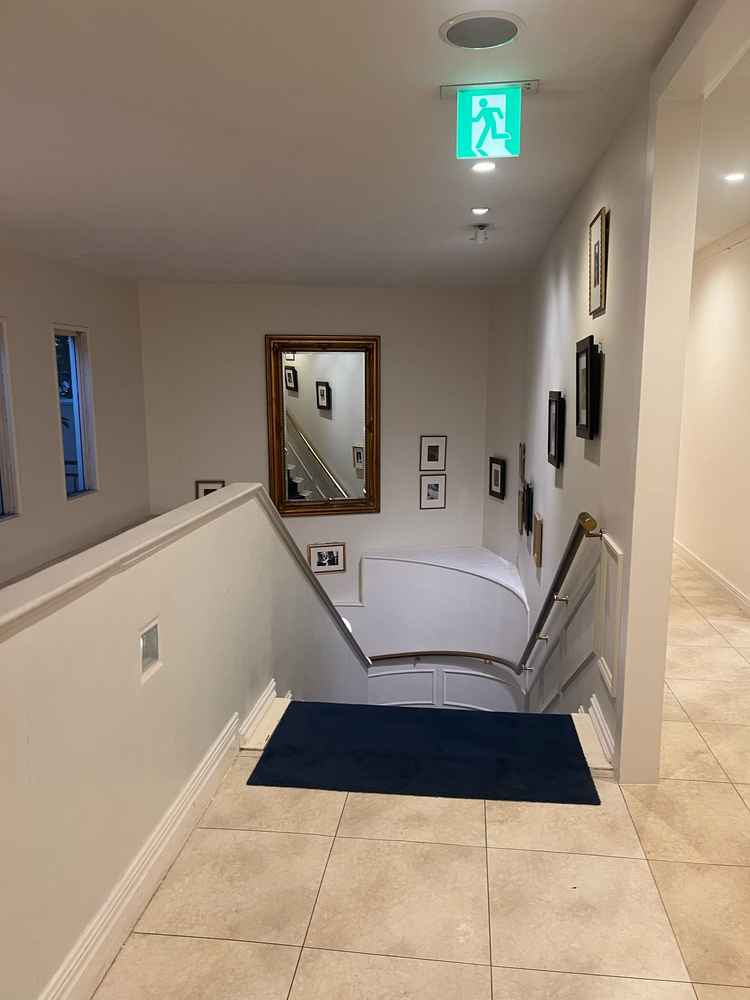 階段で写真撮影などが可能。