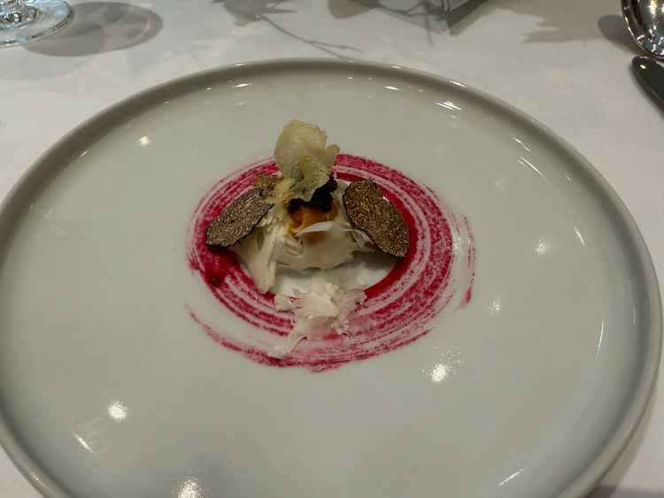 試食。厨房がそれぞれの会場に併設されているので高さのある品でも持って来れたり、温かいままで提供できる