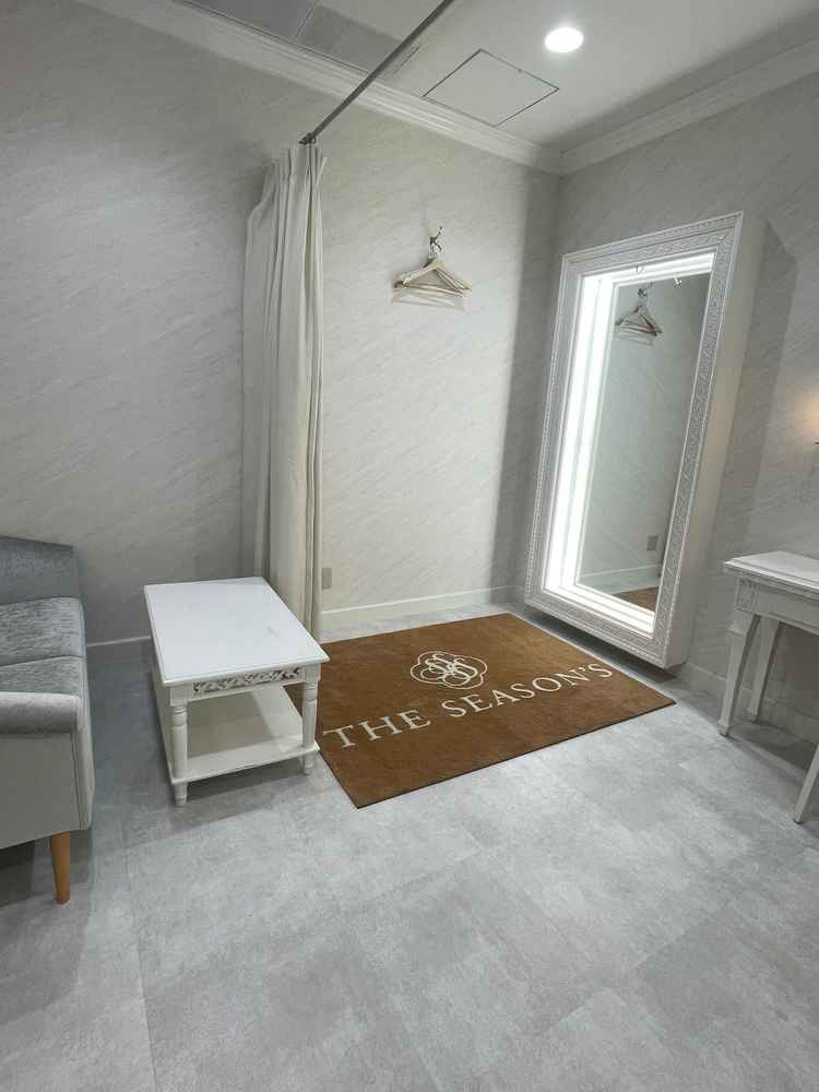 ゲストが利用できるゆったりとしたフィッティングスペース。