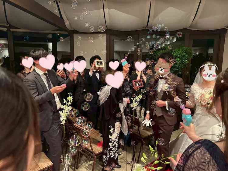 挙式の退場はゲストにバブルガンをしてもらいました