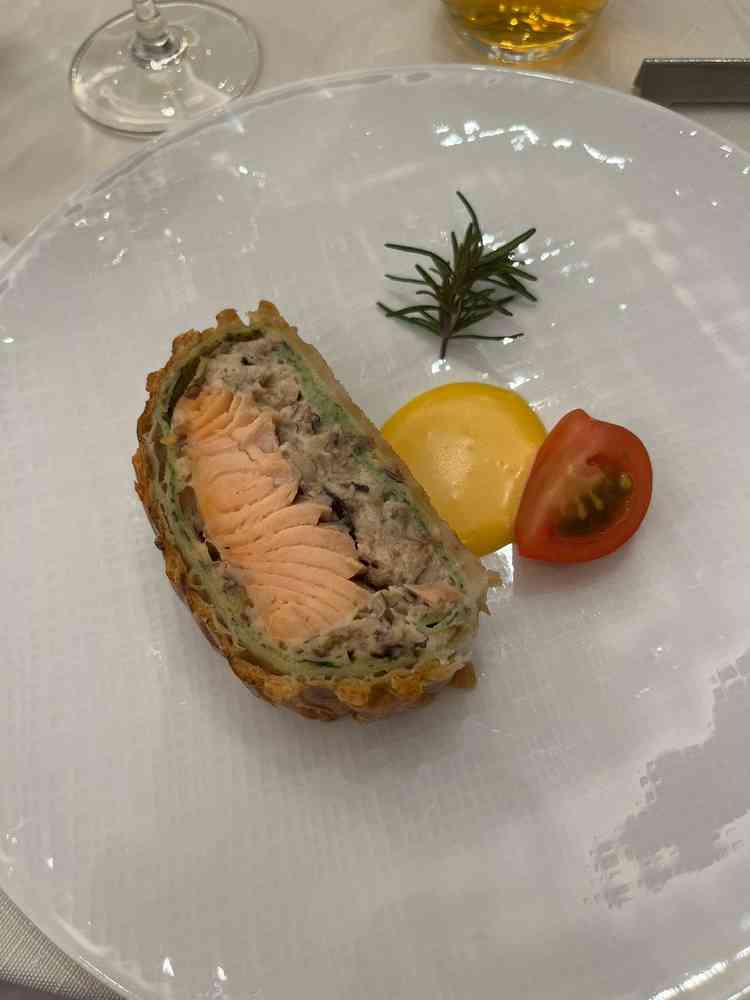 サーモンは分厚くてこれほど大きく使われる料理は見たことなかったので嬉しかったですし、評判もよかった。