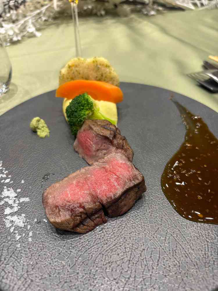 黒毛和牛のフィレ肉とこだわり野菜のロースト