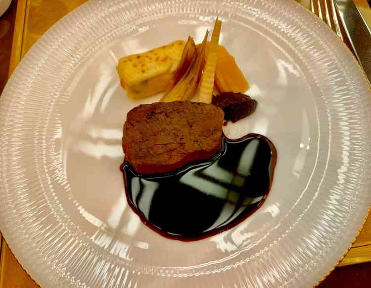 肉料理　国産フィレ肉の備長炭焼き