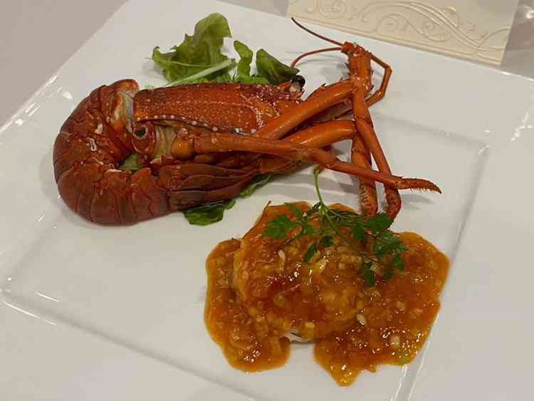 エビチリはエビがプリプリでした🦐