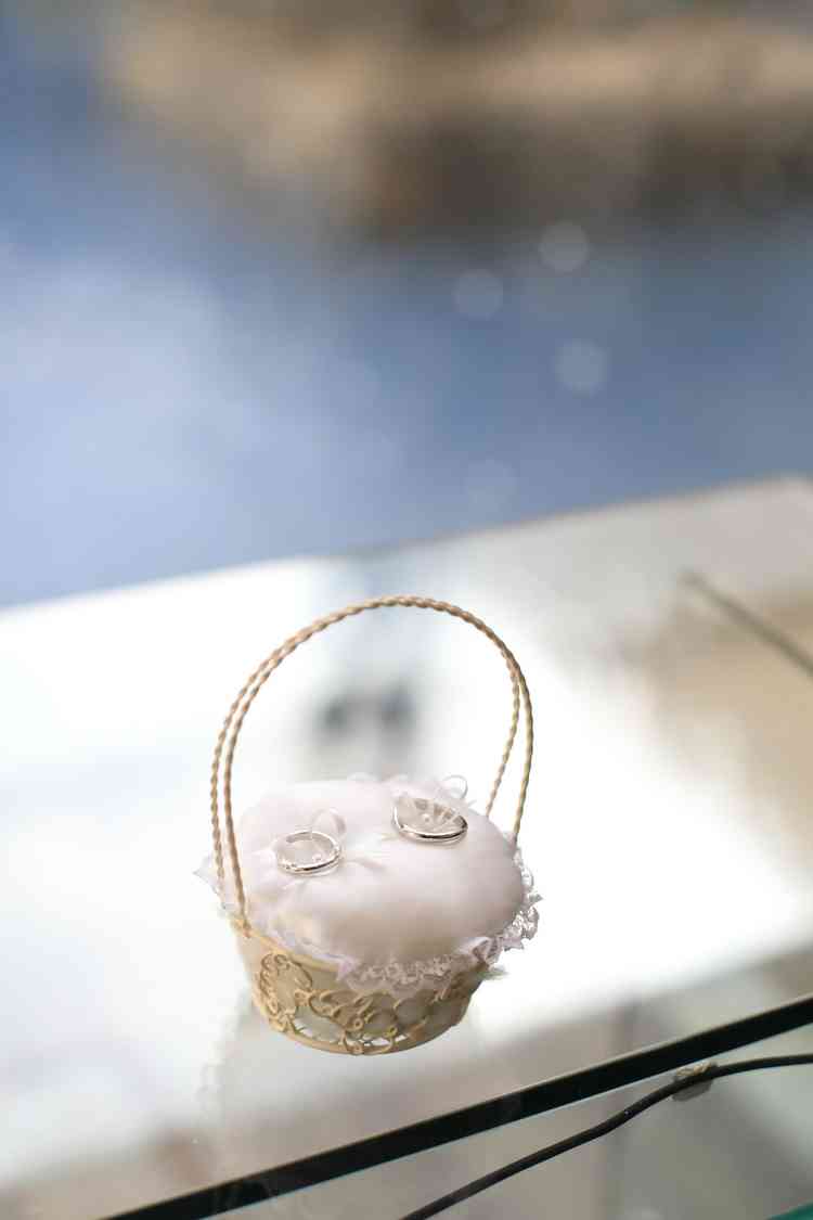 リングピローは姪の手作りを持ち込み