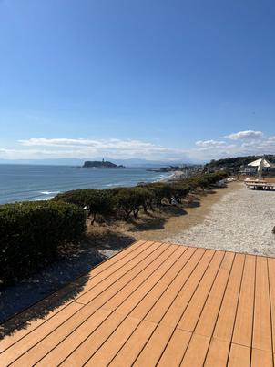 風が強いですが海風が気持ち良いテラスです