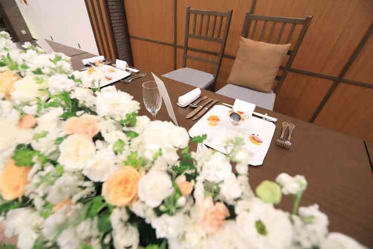 テーブル装花も想像以上にボリュームがあり華やかに！