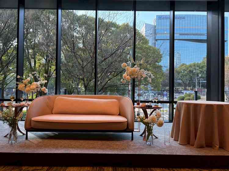 お花を少なめにしましたが披露宴会場自体が華やかなので素敵な雰囲気になりました。