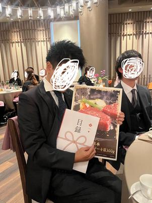 ドレス色当ての景品