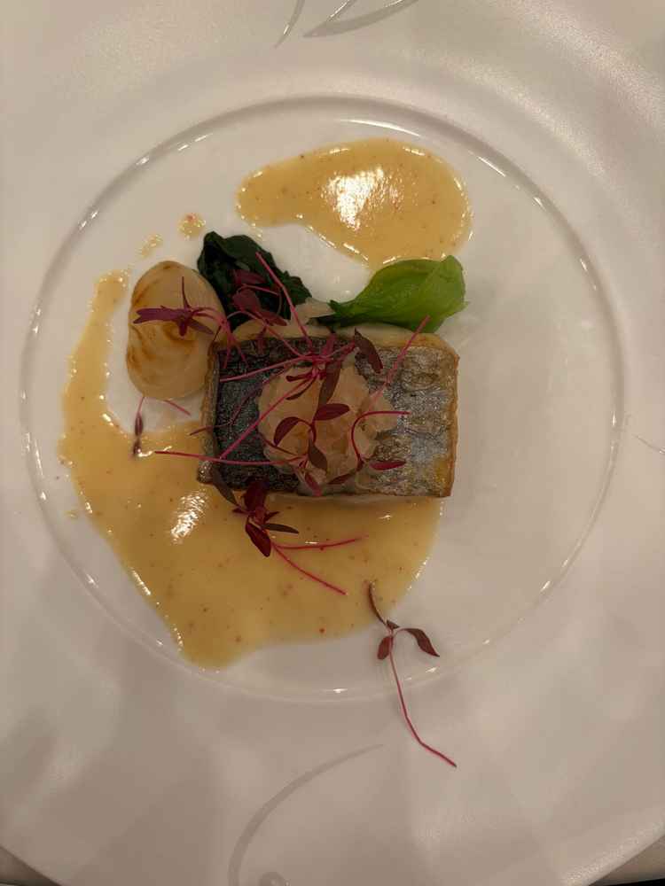 魚料理、給食みたいだった。