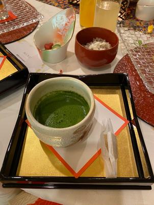 お料理最後のお抹茶