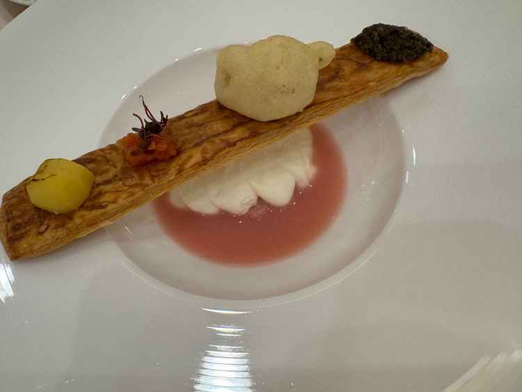 上に乗ってるサクサクが美味しかったです。