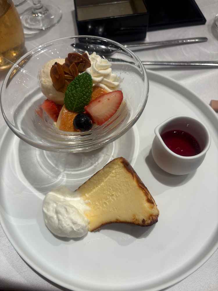 このバスクチーズケーキはトロトロで最高でした！！