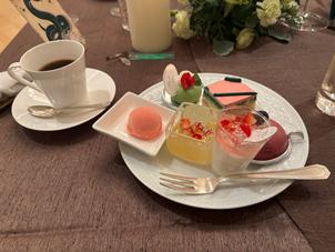 デザートビュッフェ