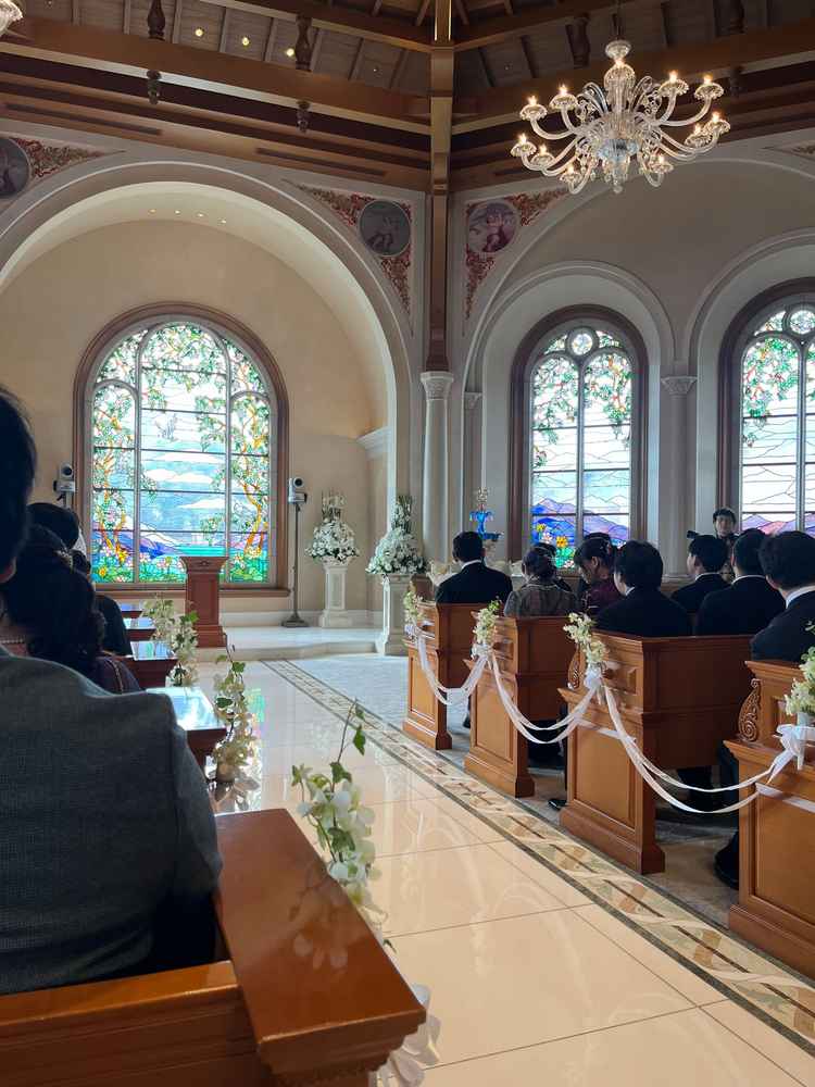 神聖な雰囲気の挙式会場