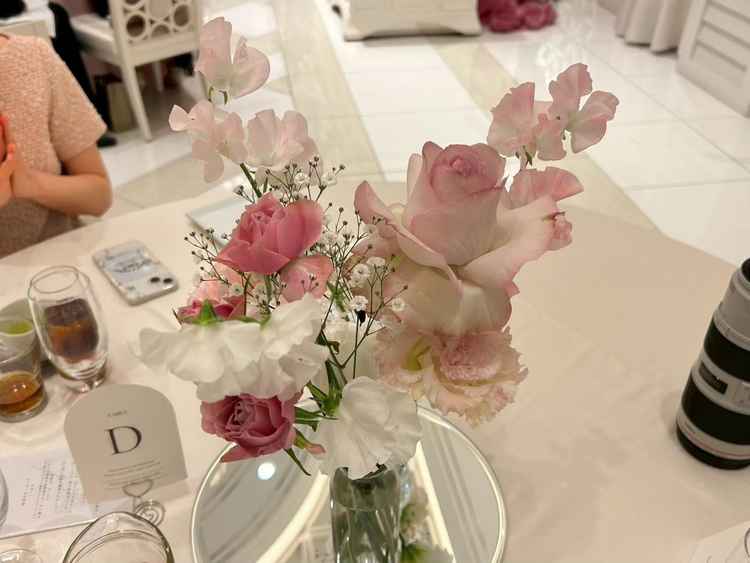 テーブルの花