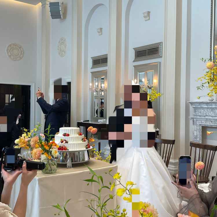 部屋の雰囲気やお花の装飾など全体的に明るく柔らかく可愛かったです。