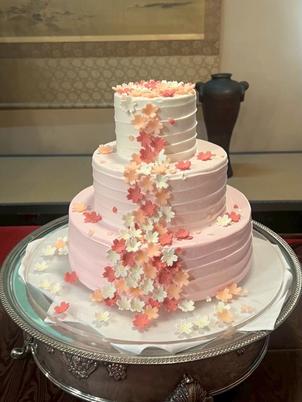ケーキが桜で可愛かった。