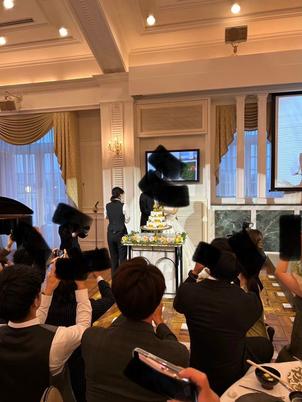 窓もあり開放的、演出の自由度も魅力。