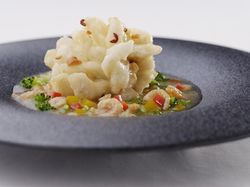 鮮魚の花切り揚げ 蝦米と野菜のソース